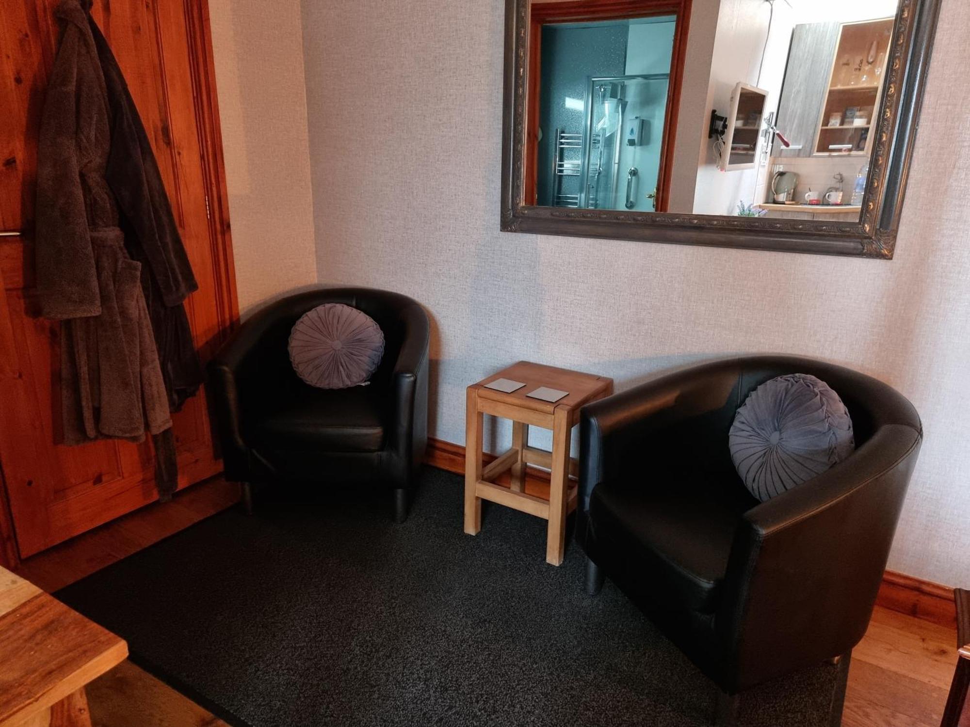 Sennybridge Castle Lodge - Brecon Beacons Accommodation מראה חיצוני תמונה