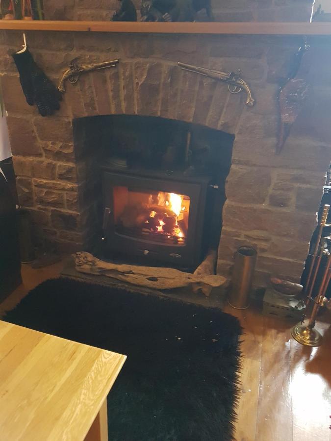 Sennybridge Castle Lodge - Brecon Beacons Accommodation מראה חיצוני תמונה